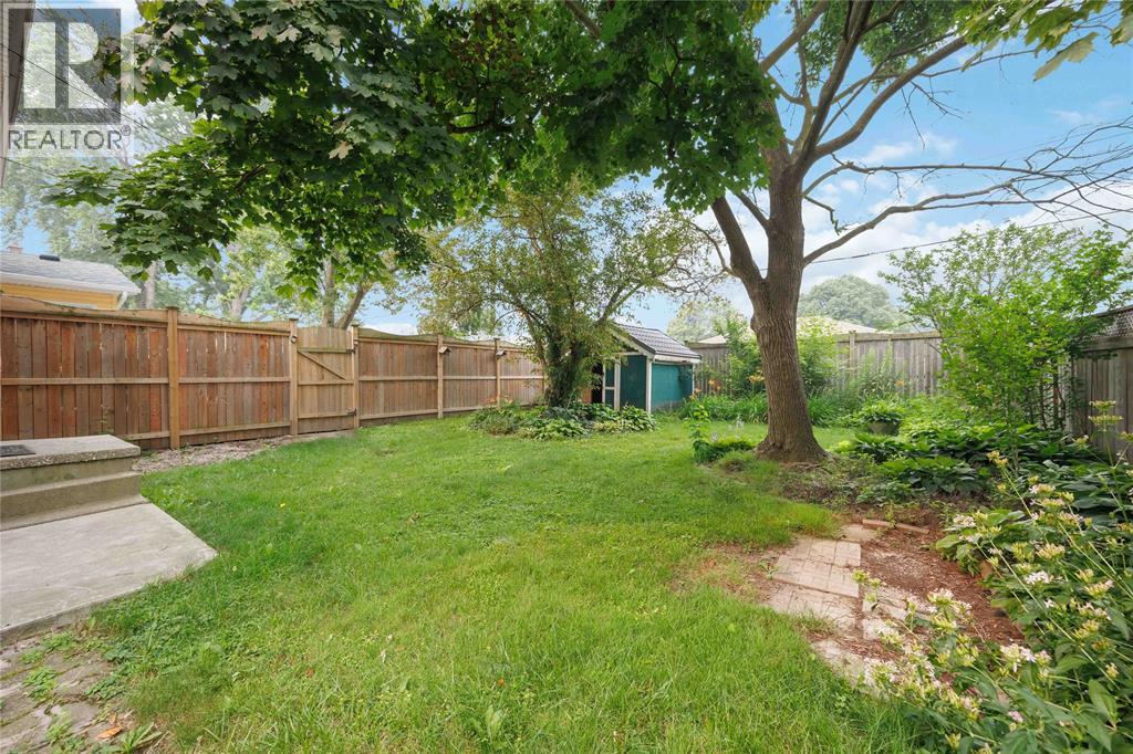 298 ELSFIELD CRESCENT - 17
