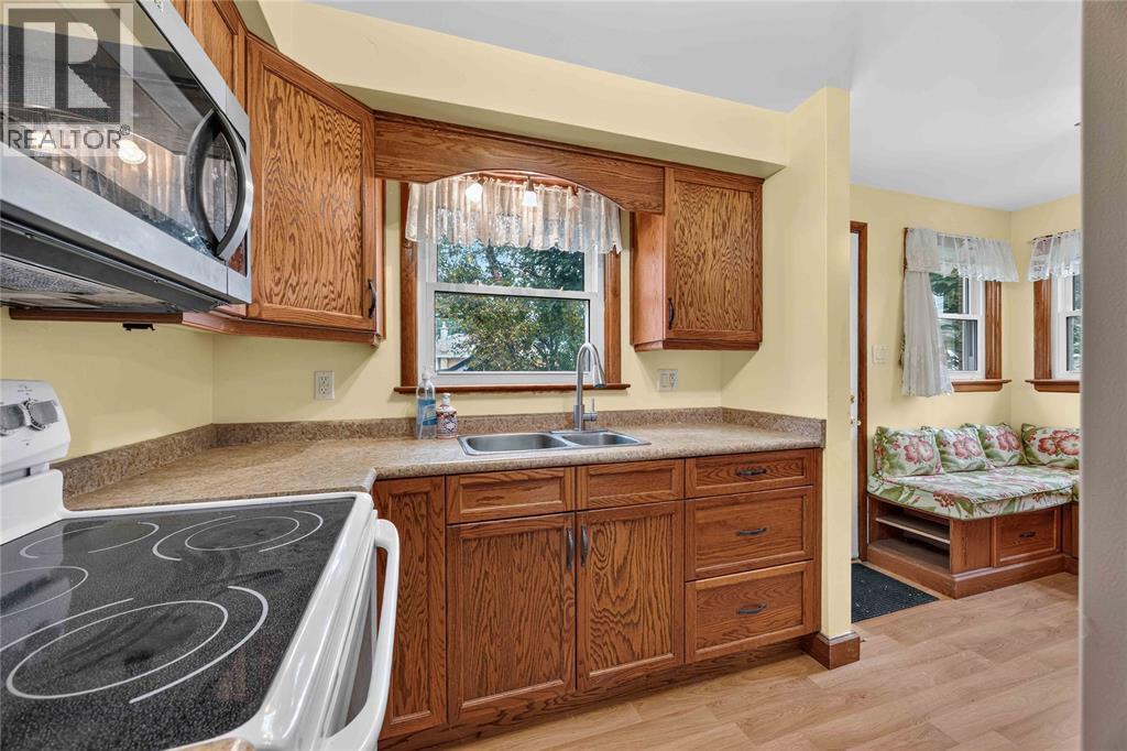 298 ELSFIELD CRESCENT - 10