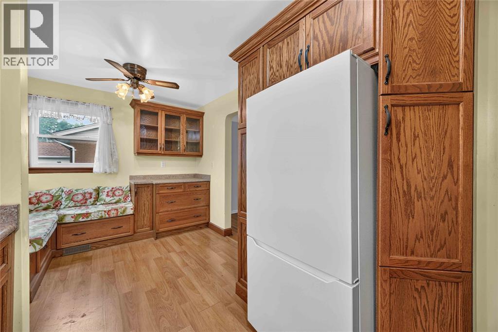 298 ELSFIELD CRESCENT - 11