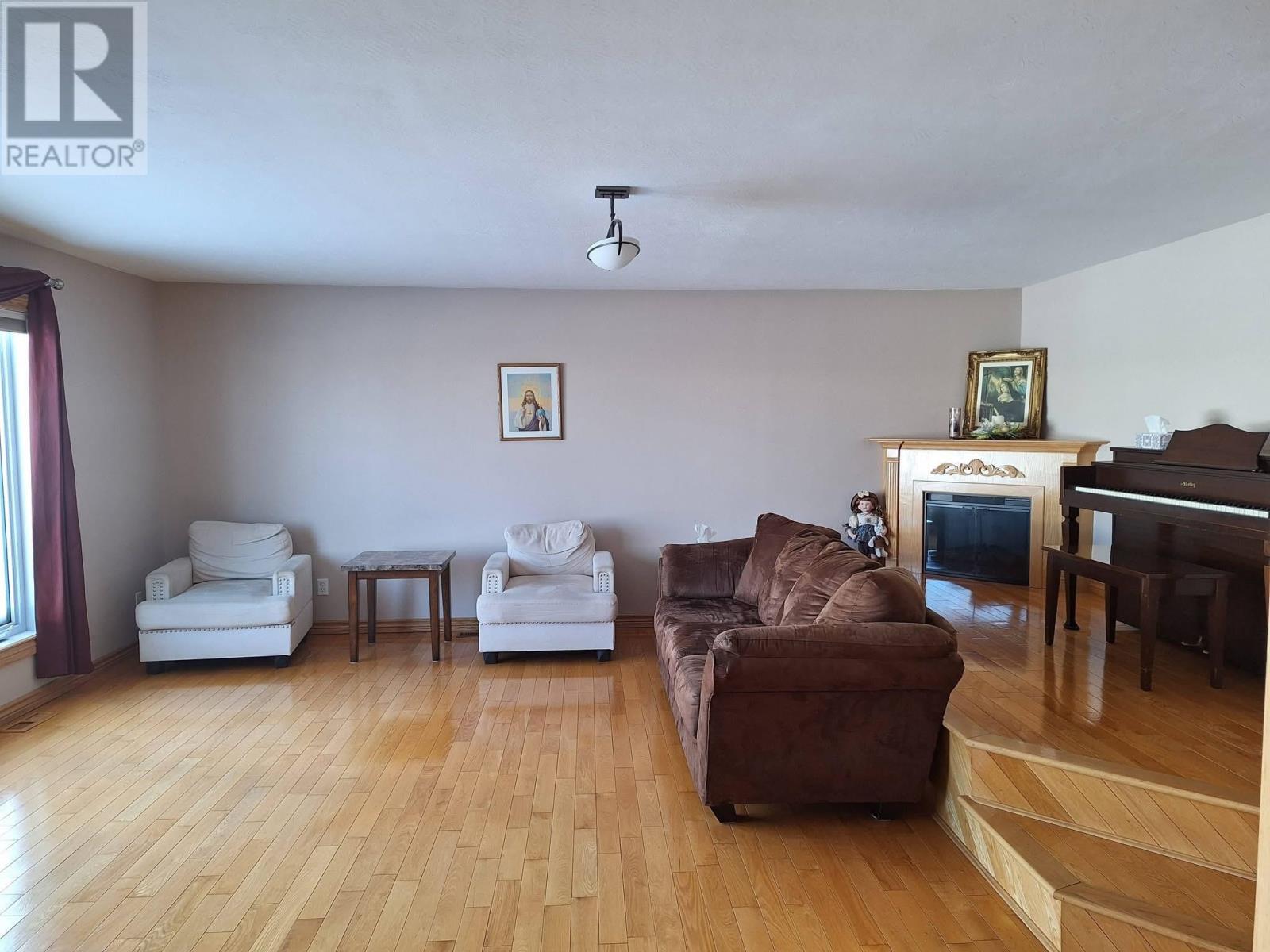 111 Woodcrest DR - 10