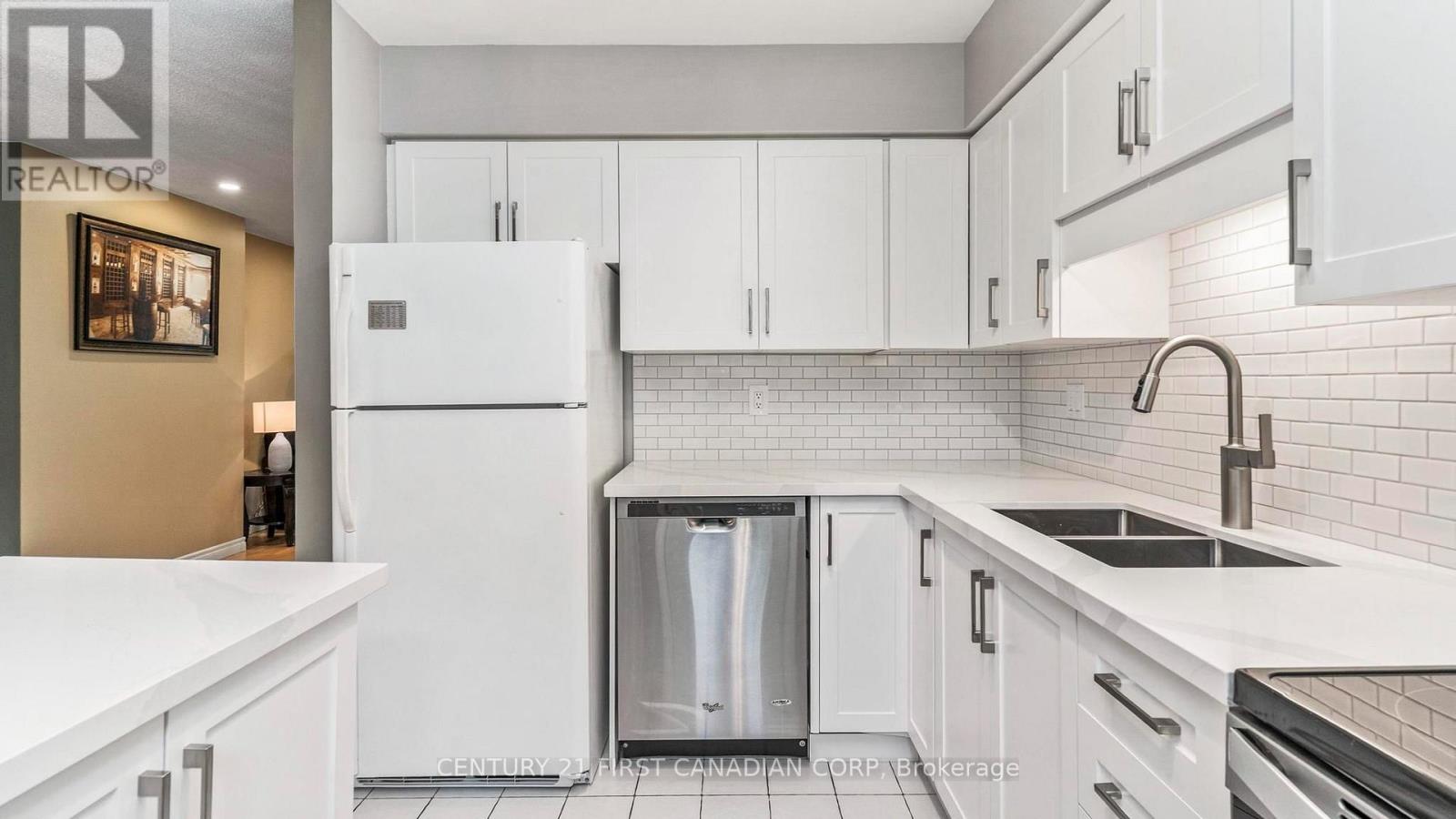 #39 925 LAWSON ROAD - 15