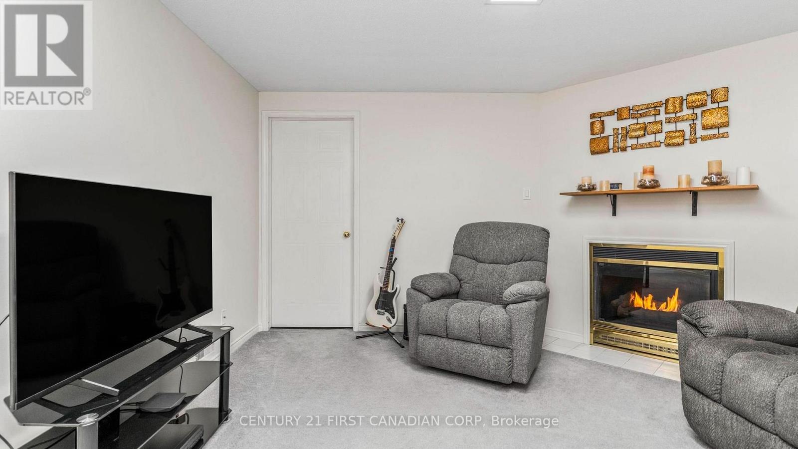 #39 925 LAWSON ROAD - 26
