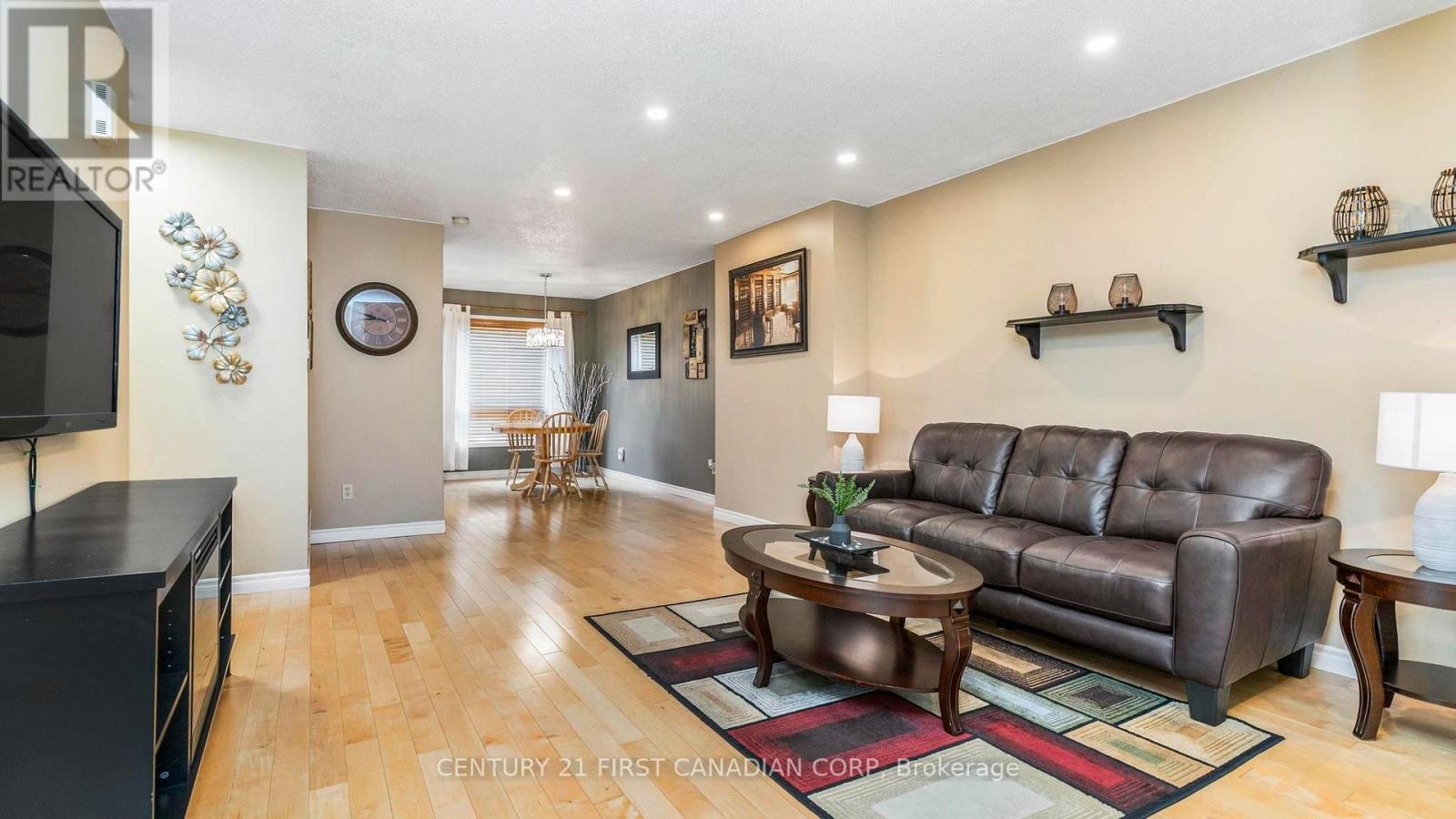 #39 925 LAWSON ROAD - 5