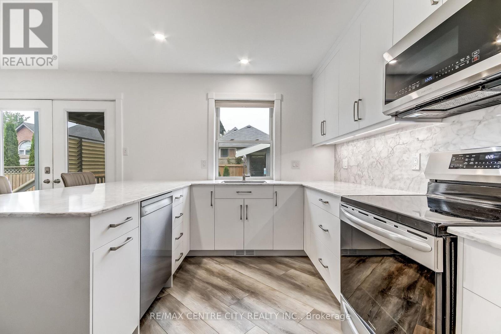 308 SELBOURNE DRIVE - Image 10
