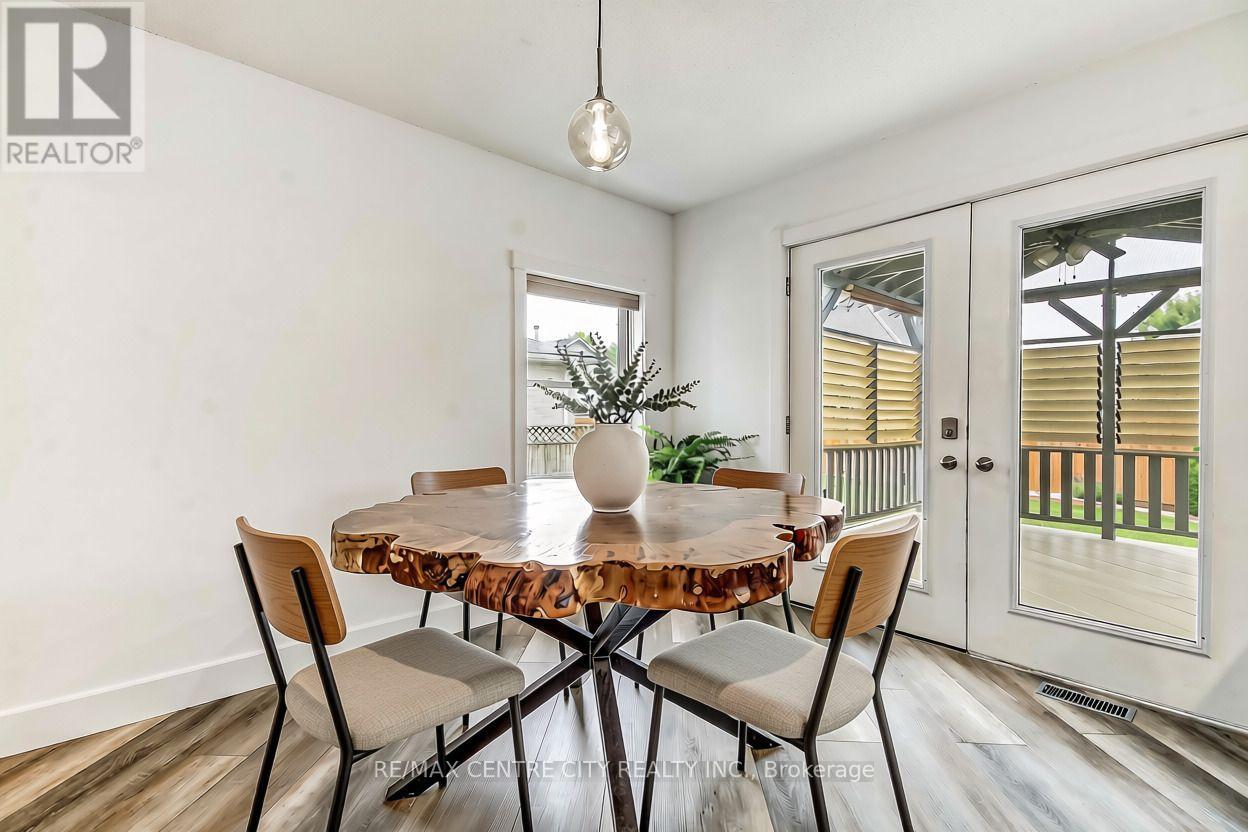 308 SELBOURNE DRIVE - Image 12