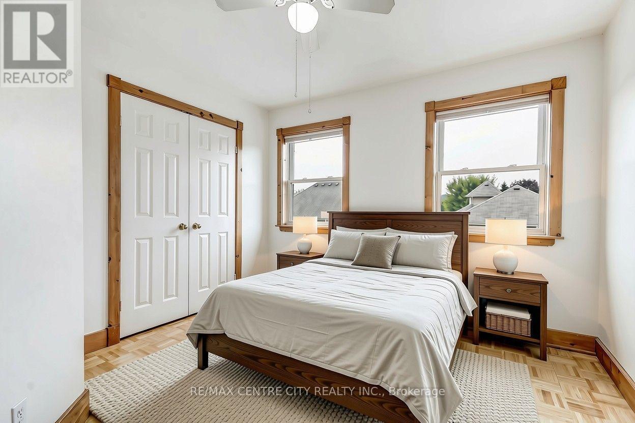 308 SELBOURNE DRIVE - Image 17