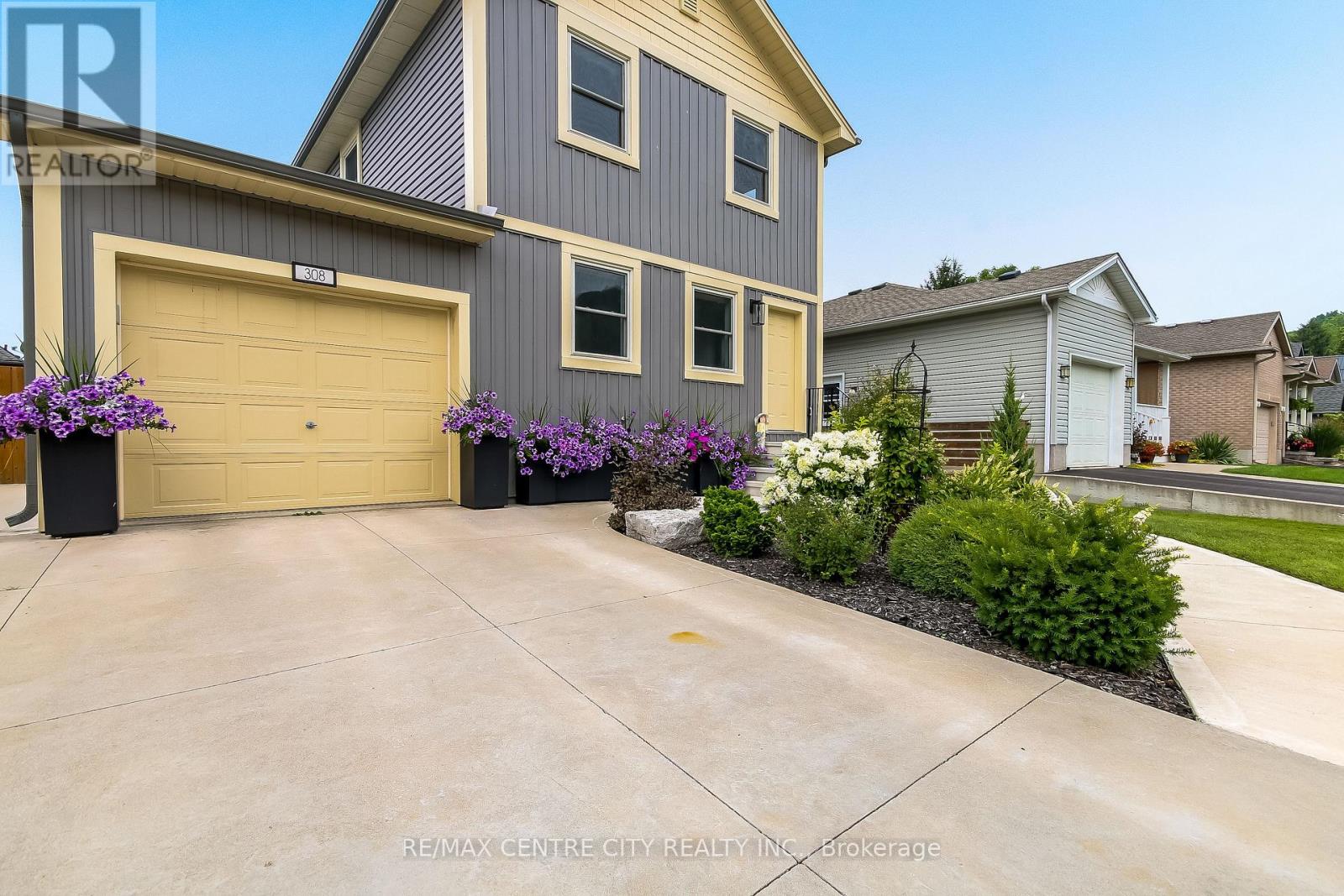 308 SELBOURNE DRIVE - Image 3