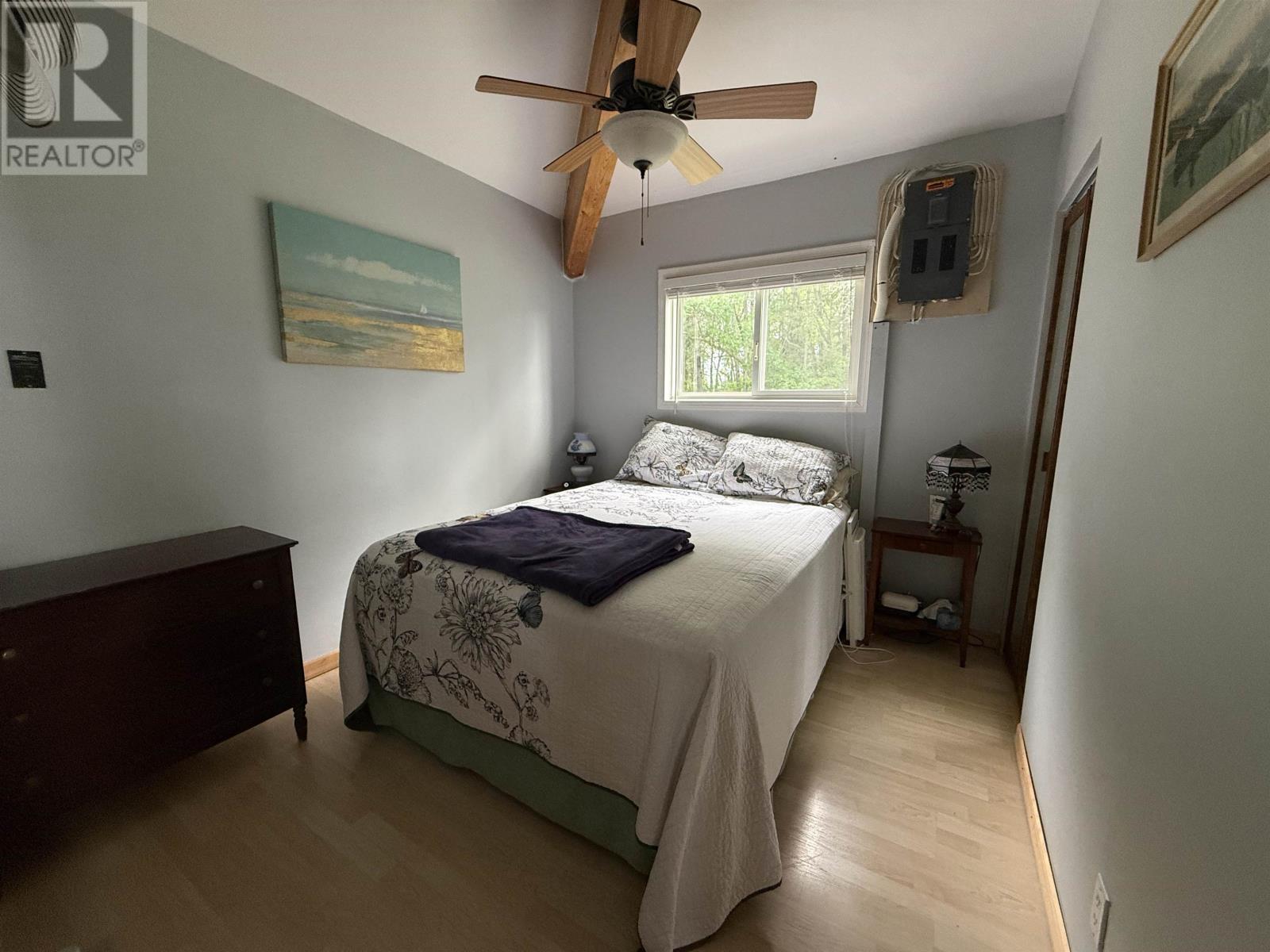 LOT 1 Queer Island - Image 13