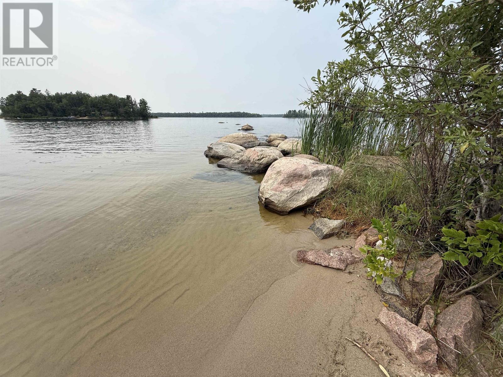 LOT 1 Queer Island - Image 5