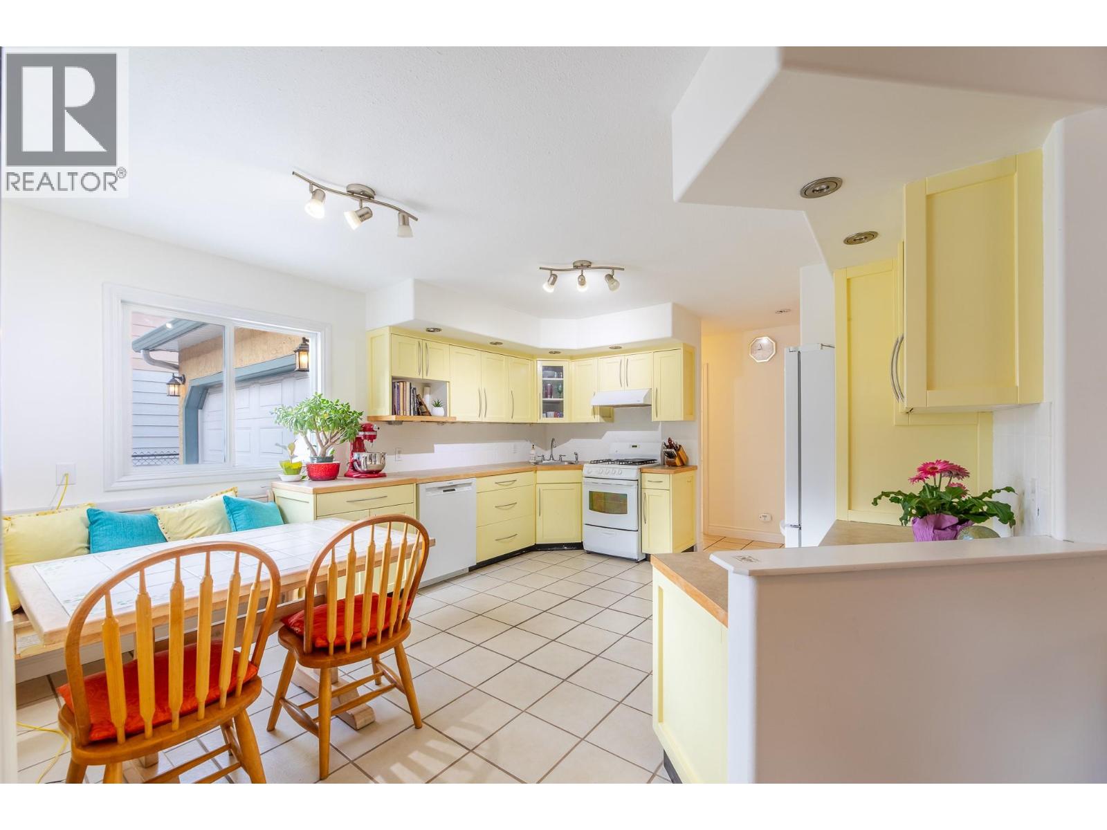 11020 Adams Avenue, Summerland