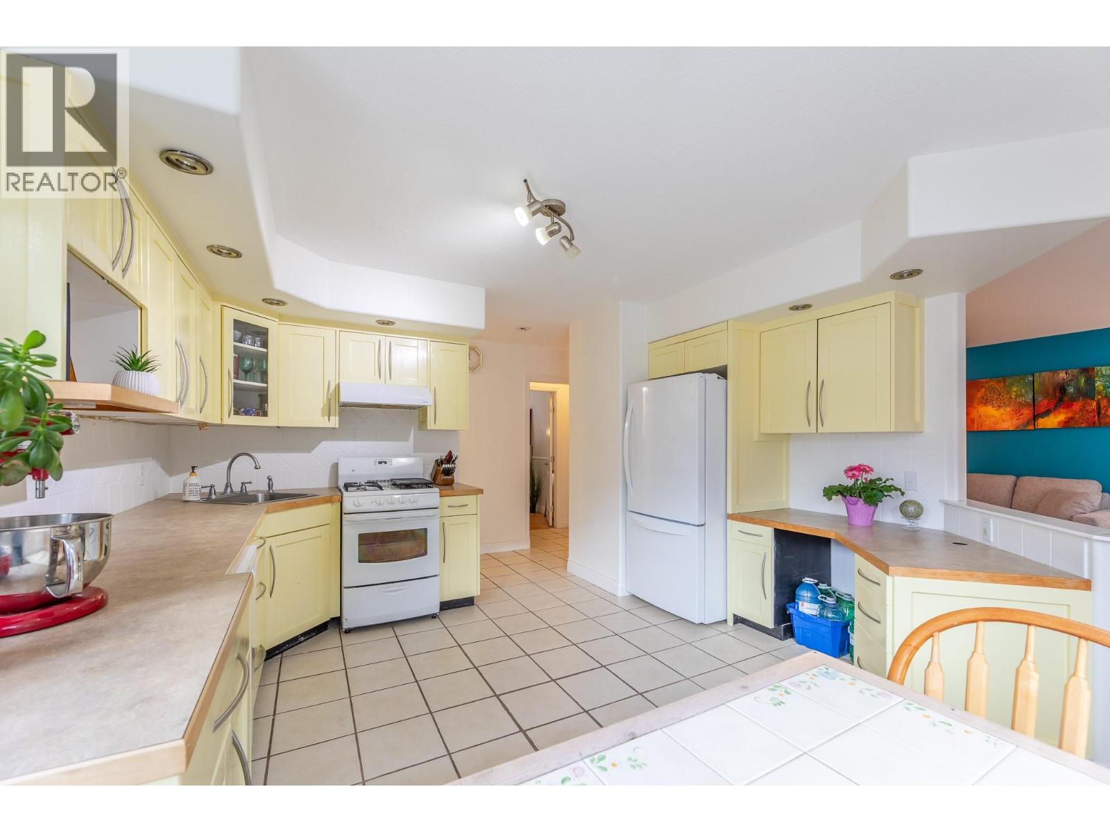11020 Adams Avenue - 7