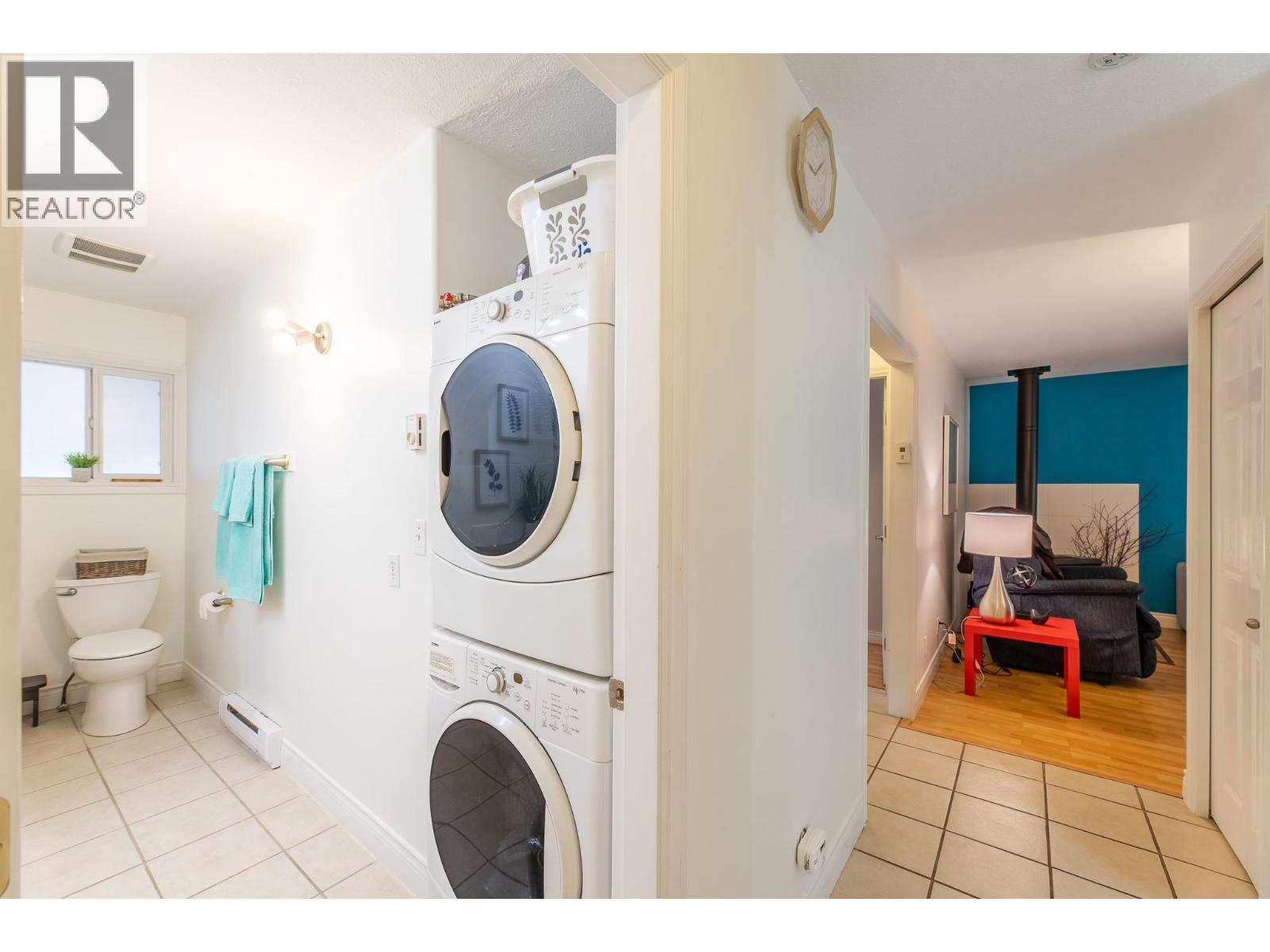 11020 Adams Avenue, Summerland