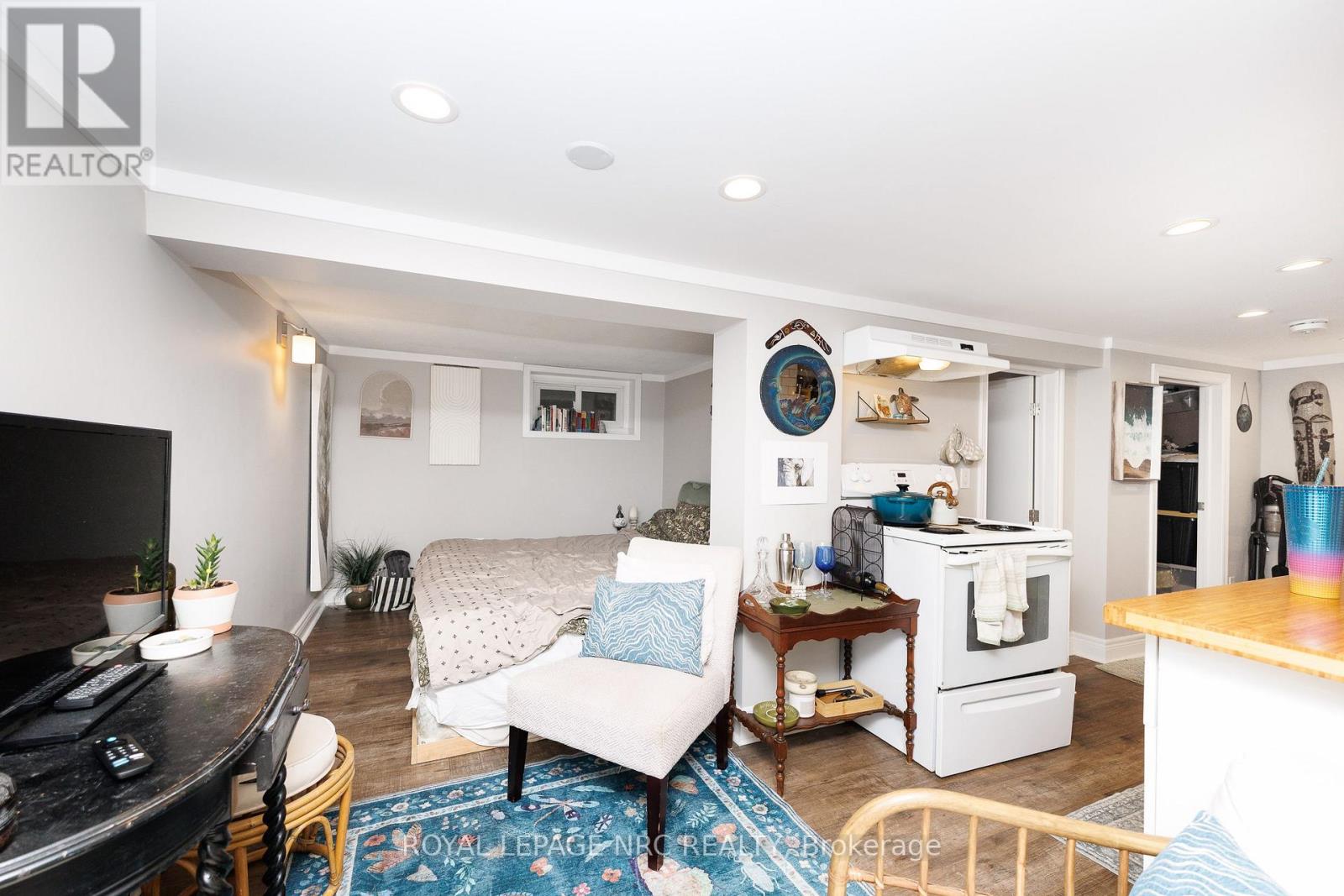 199 RUSSELL AVENUE - Image 14
