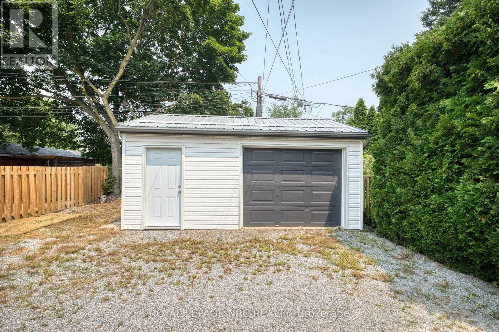 199 RUSSELL AVENUE - Image 24