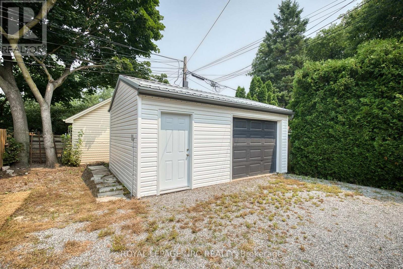 199 RUSSELL AVENUE - Image 25