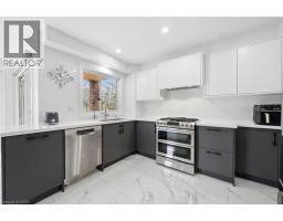 Family room - 1194 Queen Victoria Avenue, Mississauga, ON L5H3H3 Photo 16