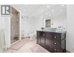 1194 Queen Victoria Avenue, Mississauga, ON L5H3H3 Photo 38