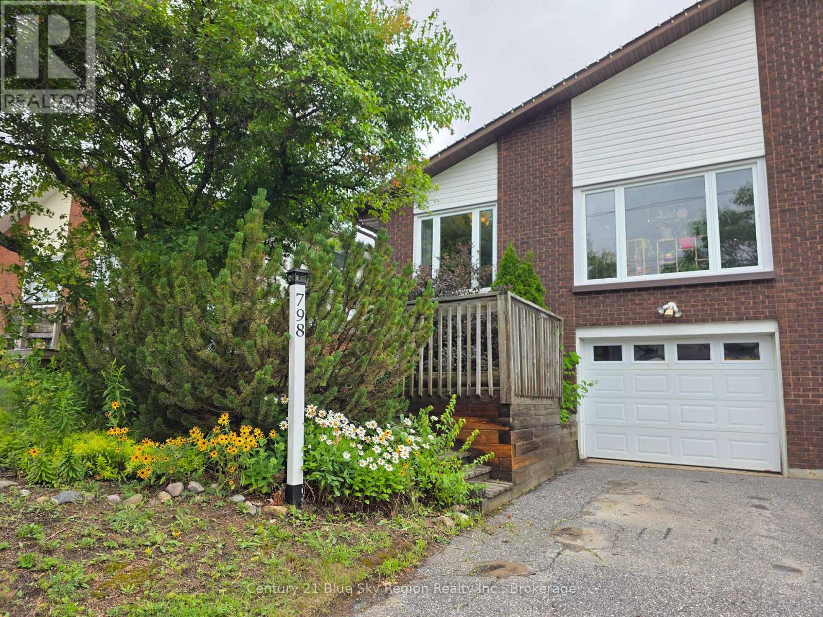 798 MCKAY AVENUE - 1