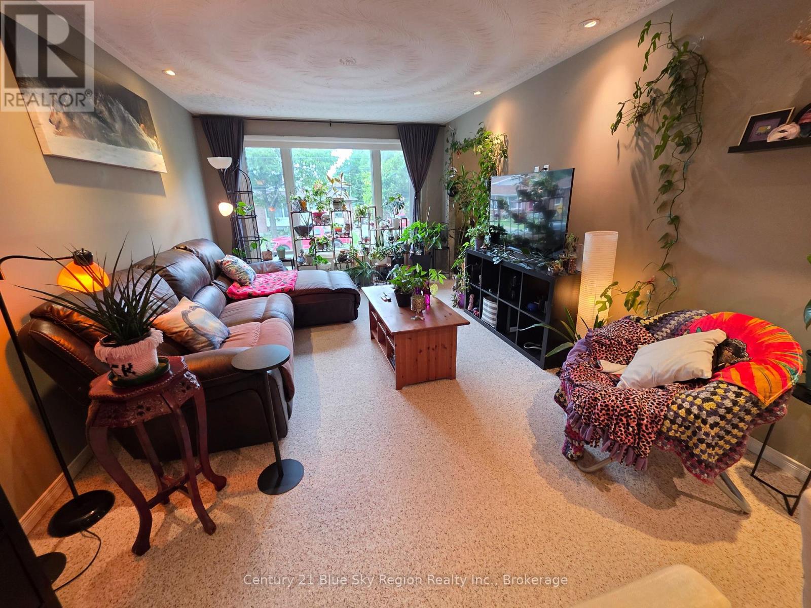 798 MCKAY AVENUE - 10