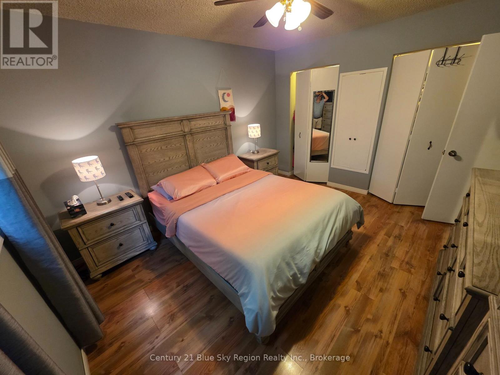798 MCKAY AVENUE - 22