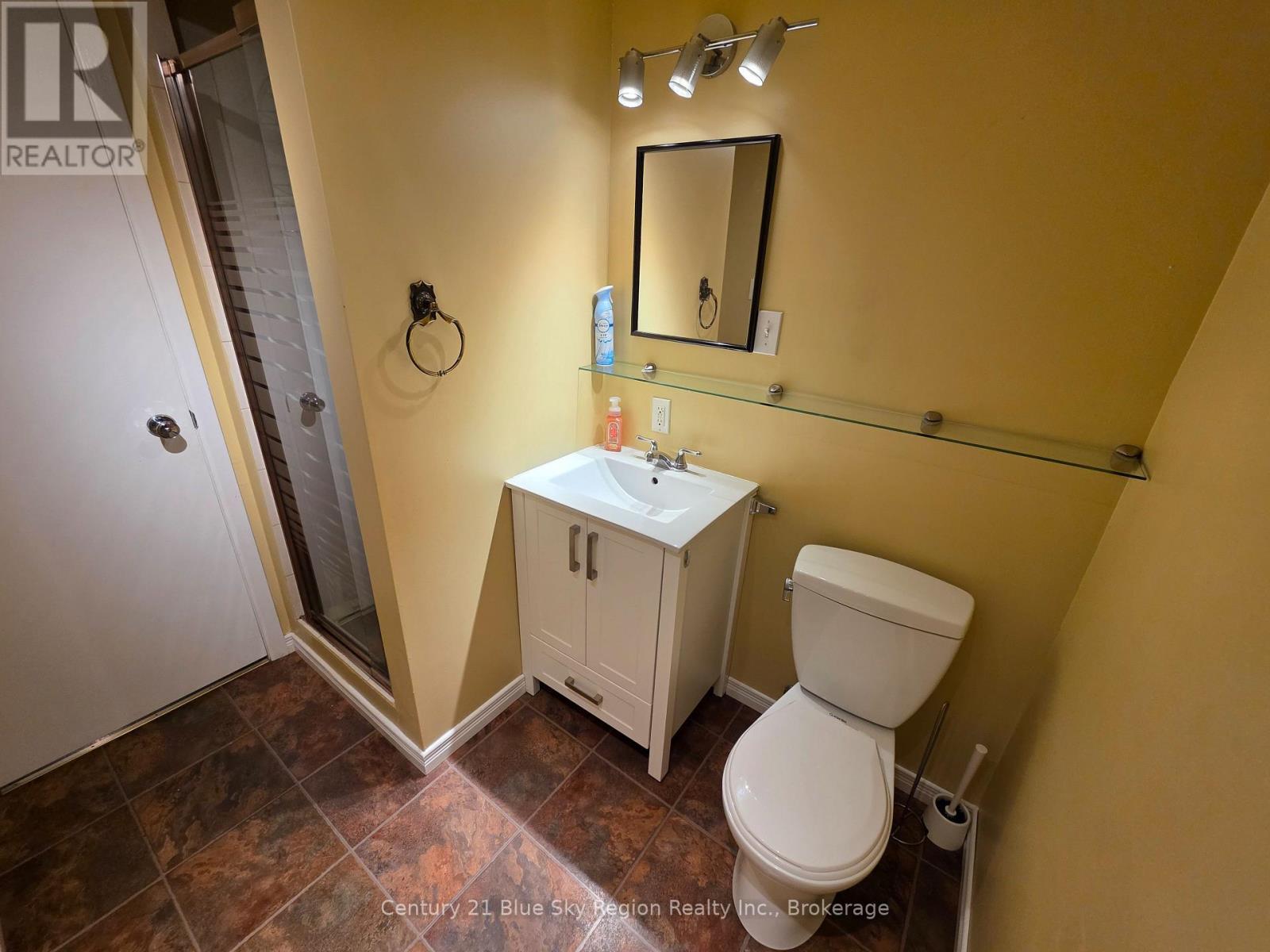 798 MCKAY AVENUE - 29