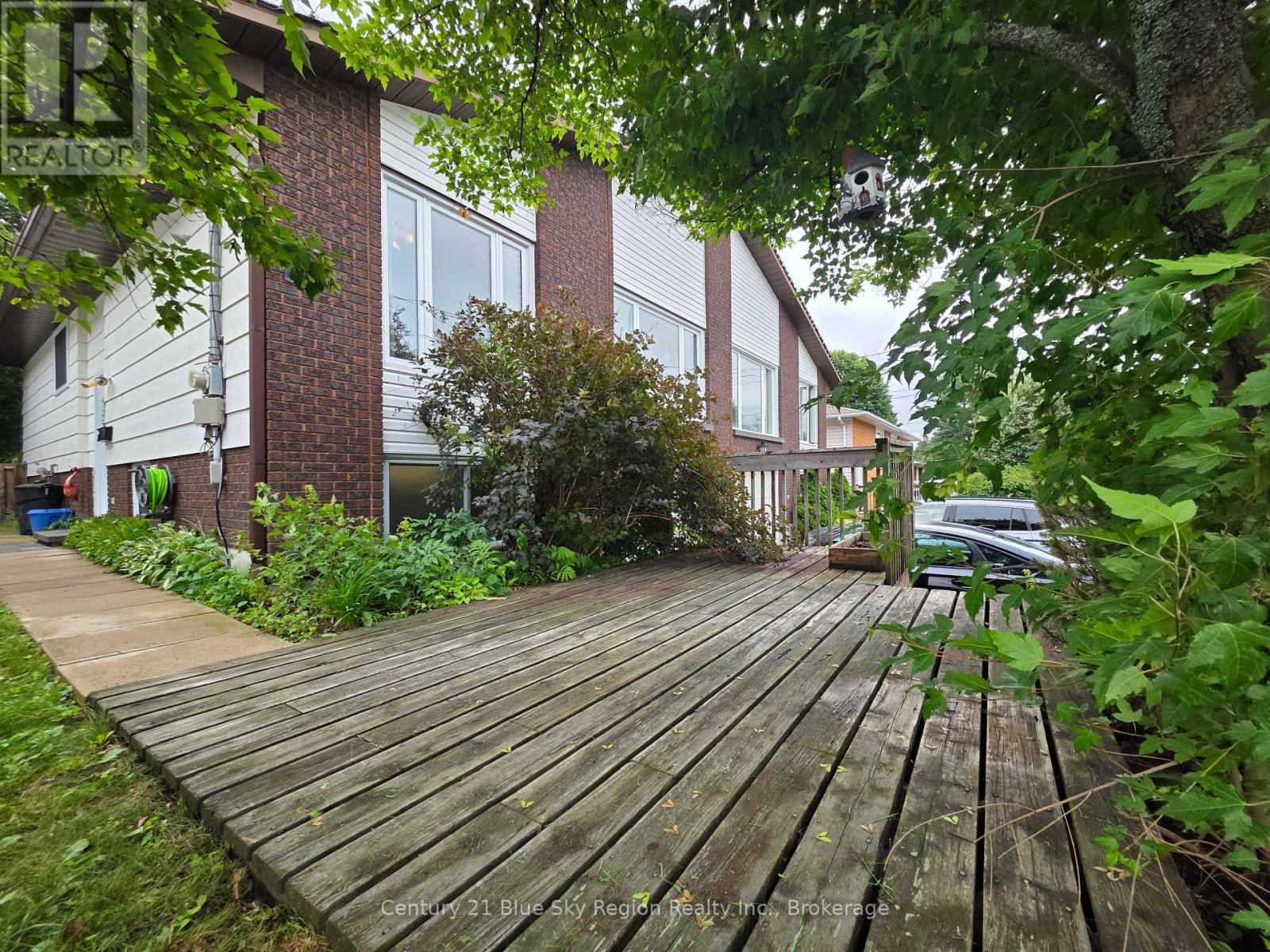 798 MCKAY AVENUE - 3