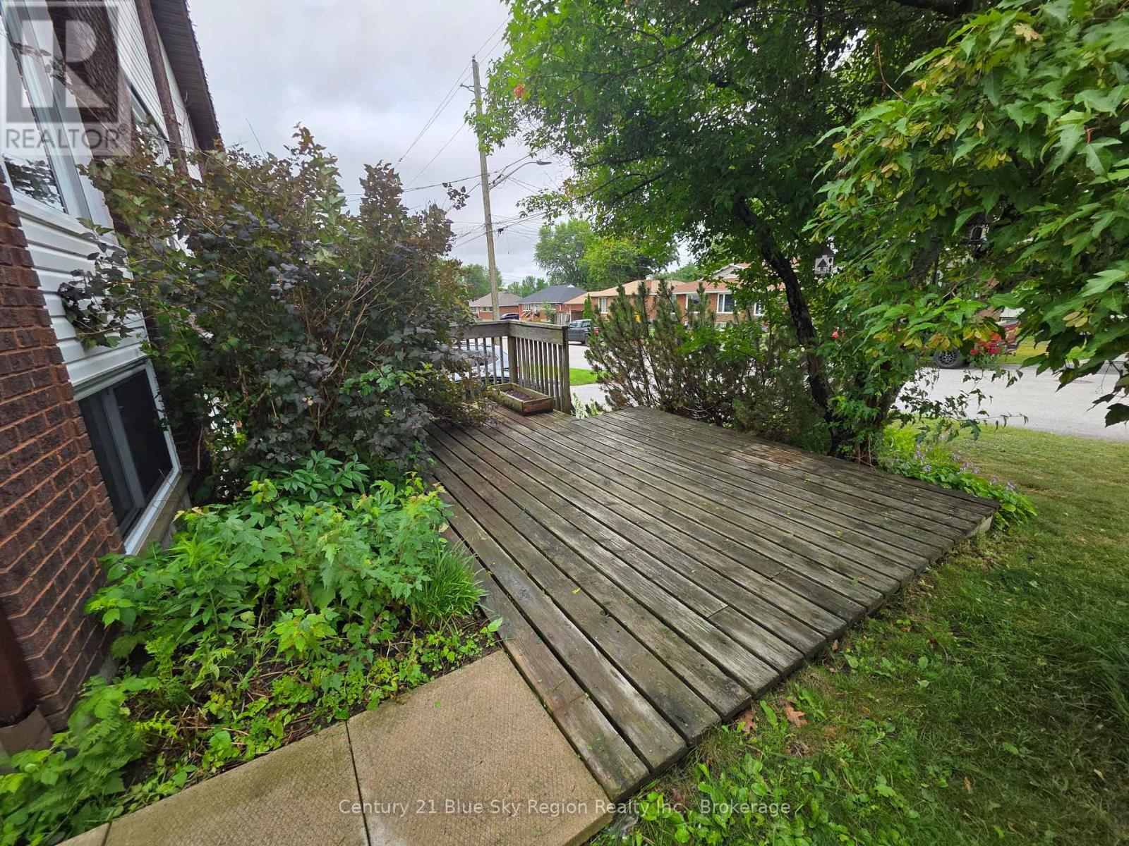 798 MCKAY AVENUE - 4