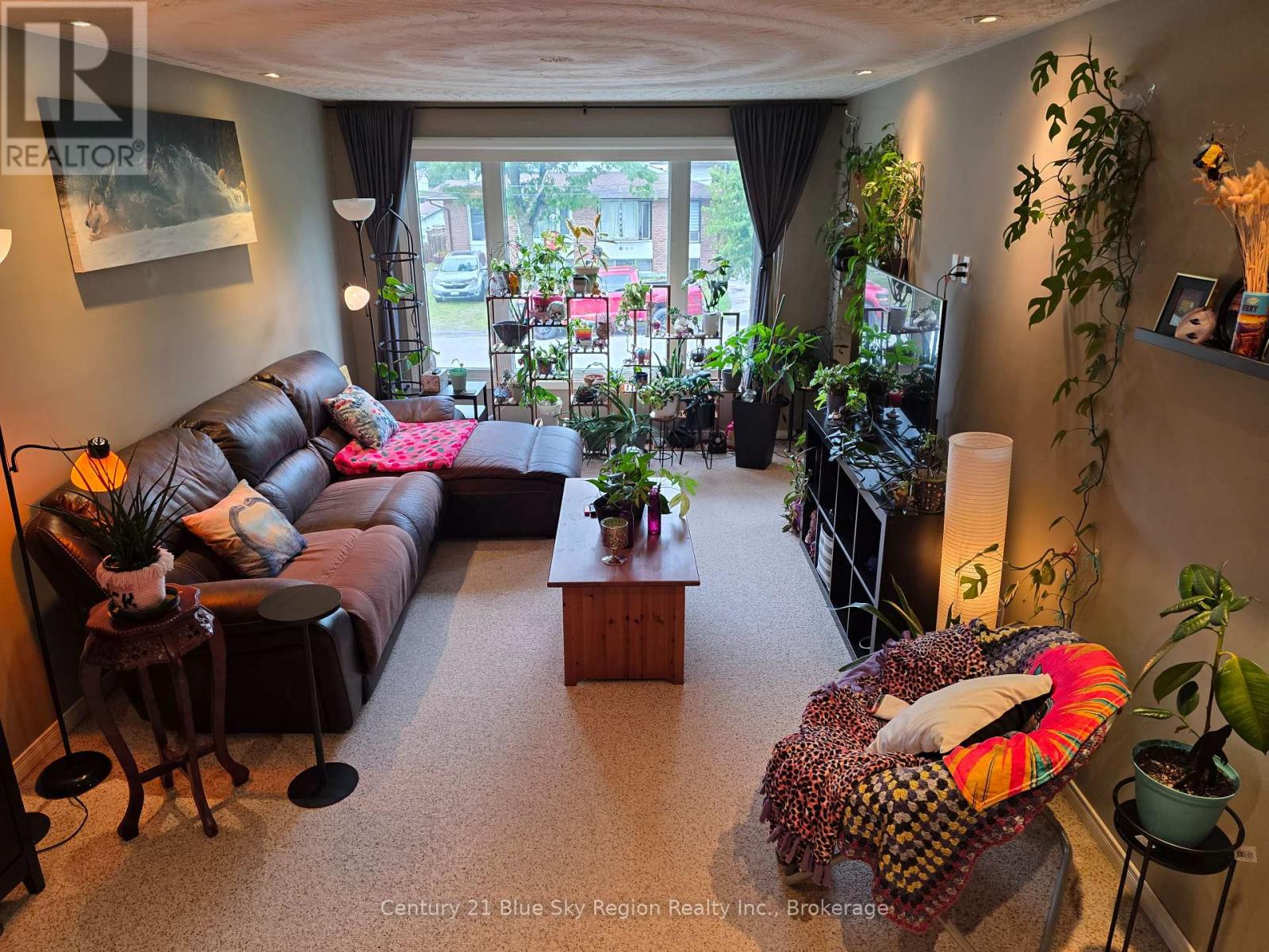 798 MCKAY AVENUE - 9