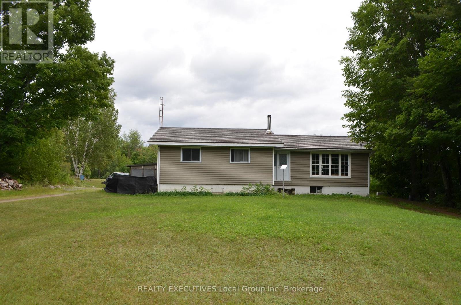 1405 PIONEER ROAD - 1
