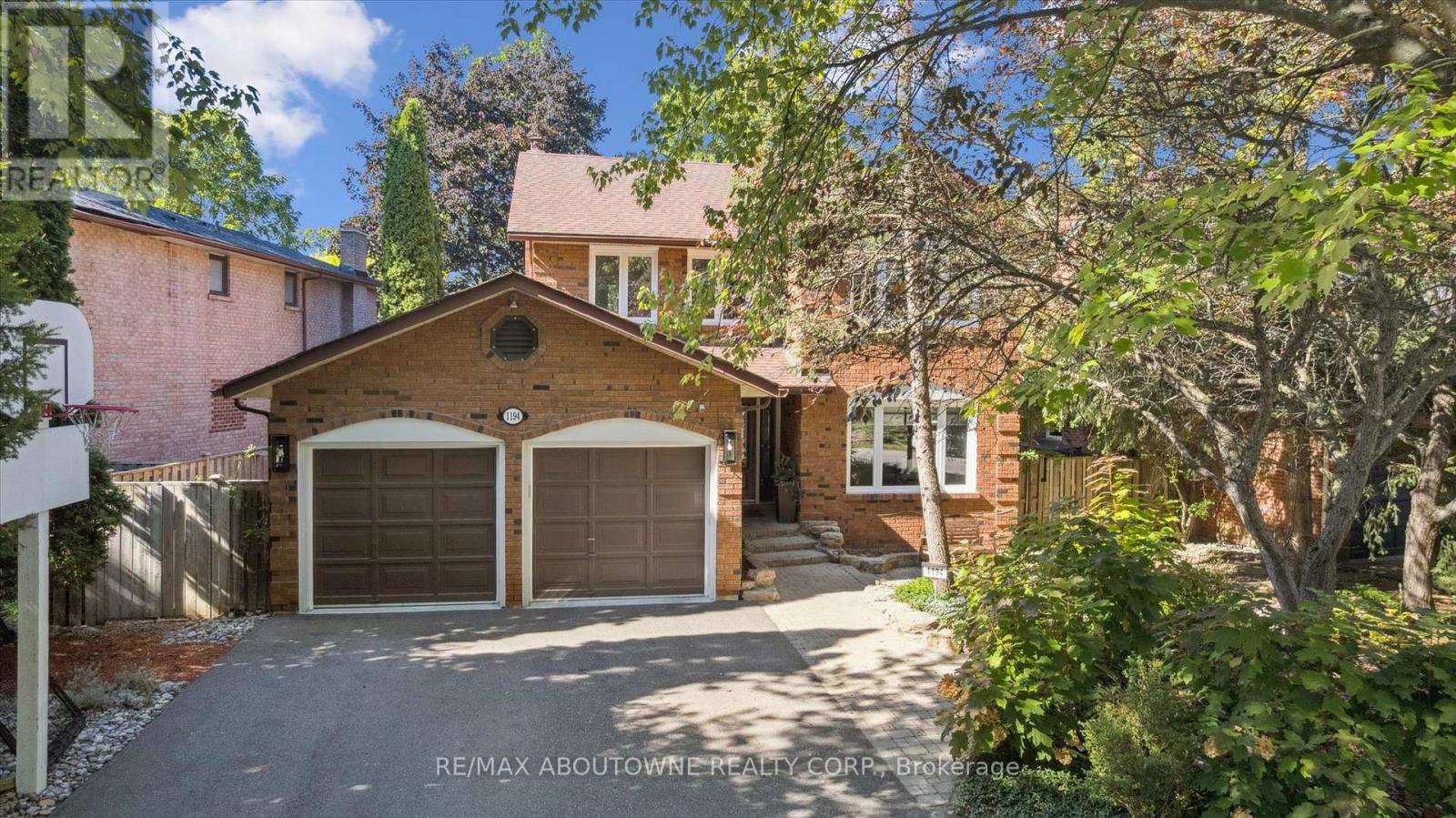1194 QUEEN VICTORIA AVENUE - 2
