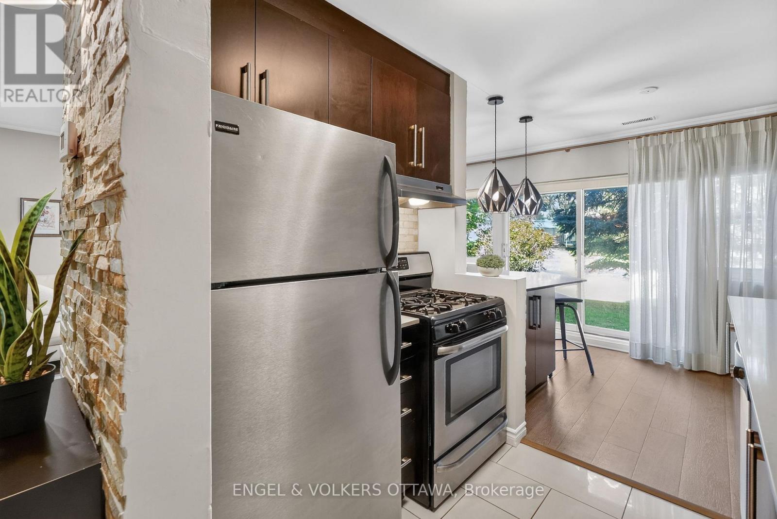 2 Bed, 1 Bath House for Sale in Ottawa – 119 – 12 CORKSTOWN ROAD, Ottawa – MLS# X13587236 - Image 31