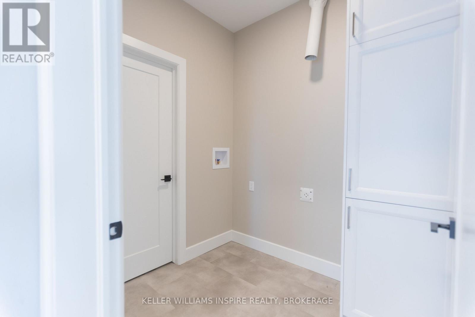 34 CARLY PLACE - Image 24
