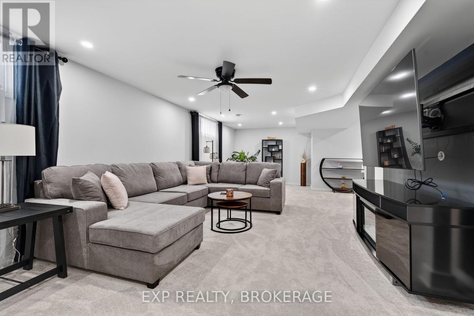 79 DEACON PLACE - 23