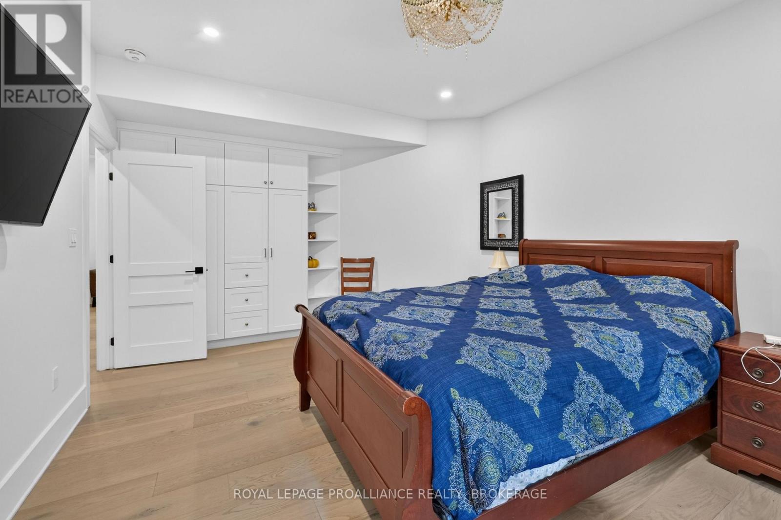 86 MACDONNELL STREET - 43