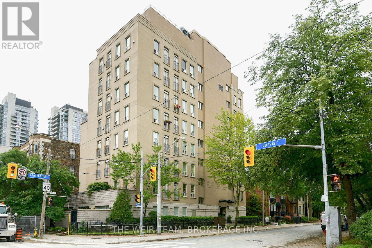 #202 135 MAITLAND STREET - 1