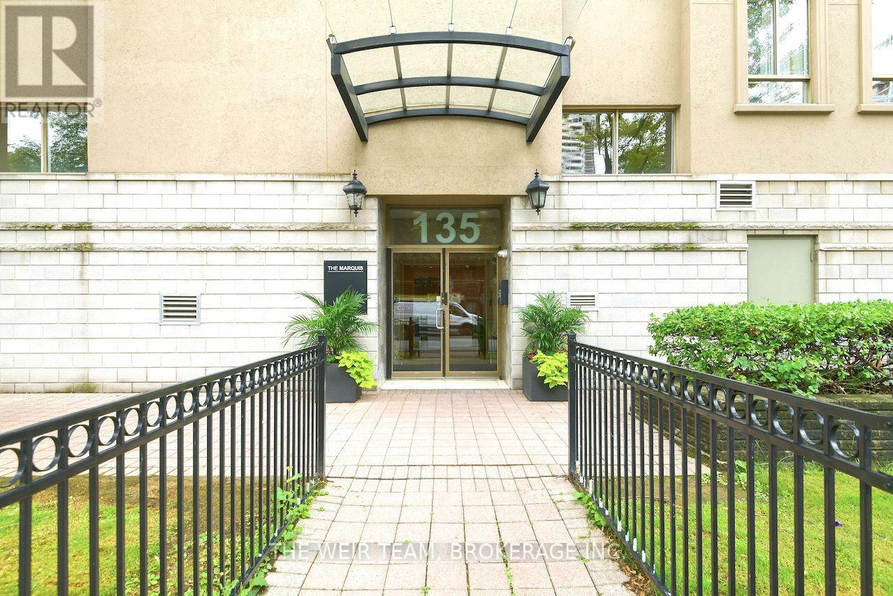 #202 135 MAITLAND STREET - 3