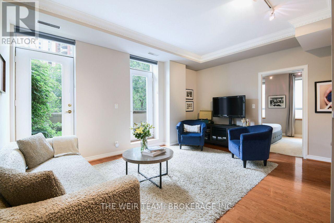 #202 135 MAITLAND STREET - 5