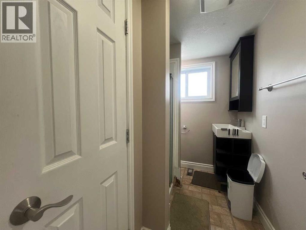 4238 5 Avenue - Photo 21