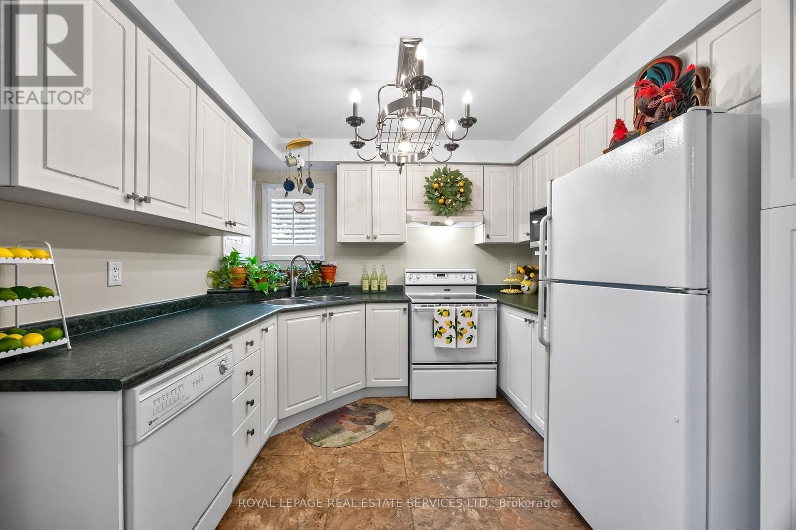 45 ROSEMARIE CRESCENT - 13