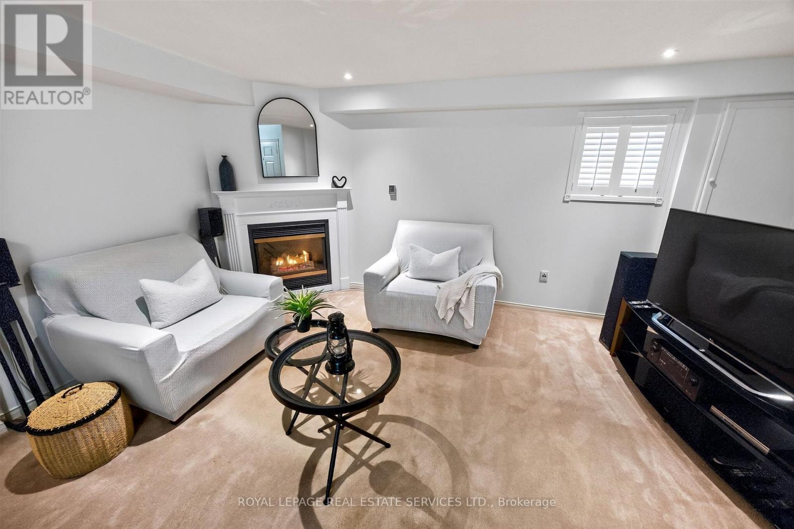 45 ROSEMARIE CRESCENT - 22