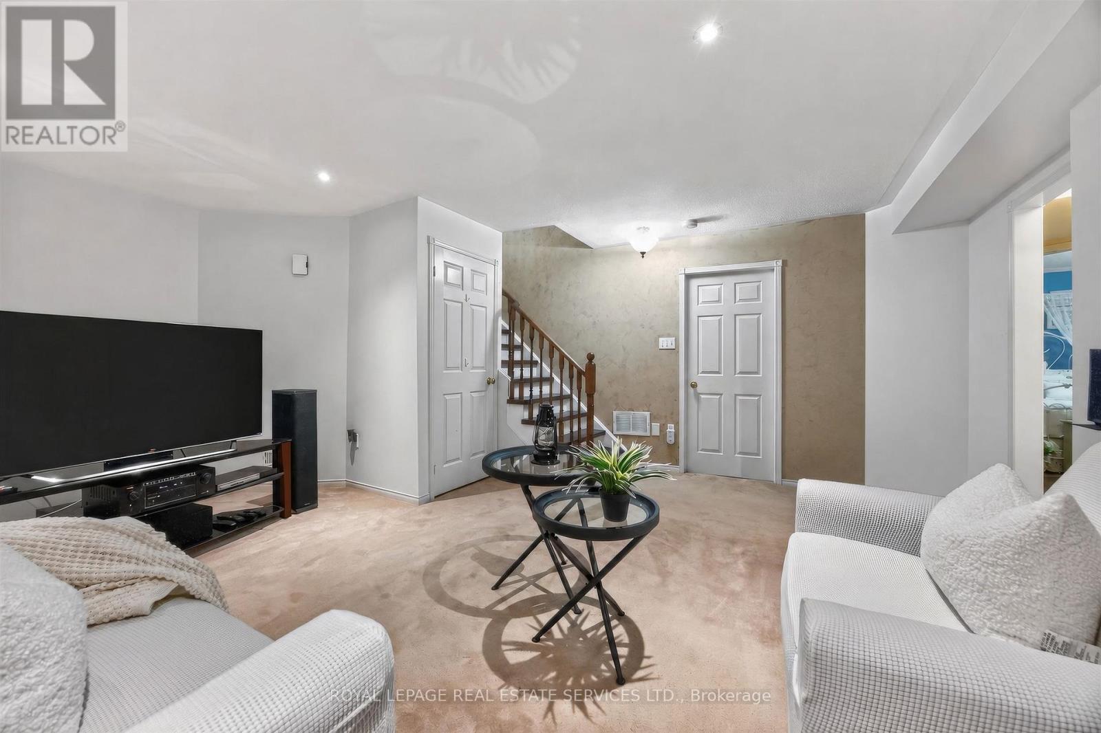45 ROSEMARIE CRESCENT - Image 23
