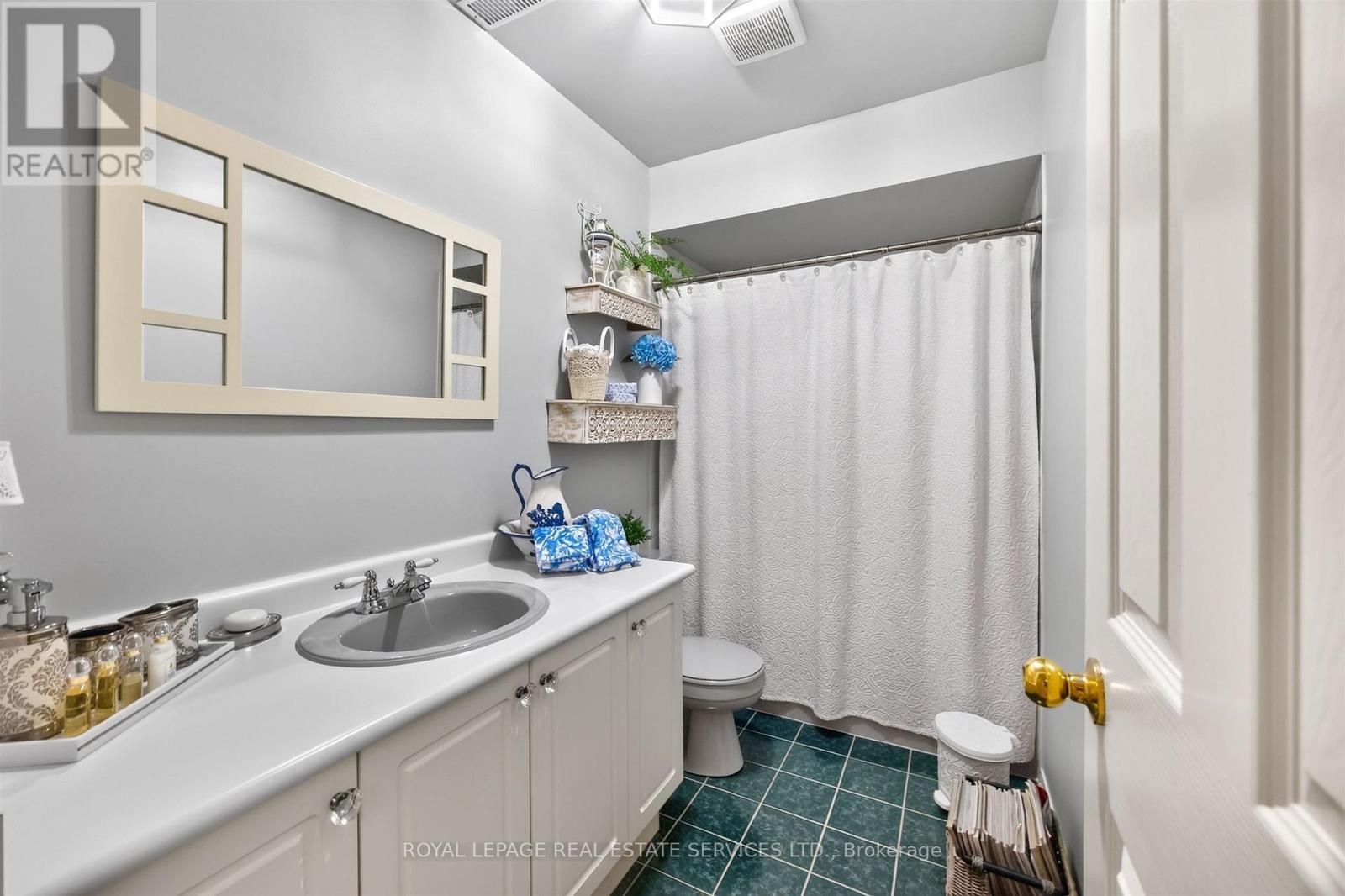 45 ROSEMARIE CRESCENT - 34