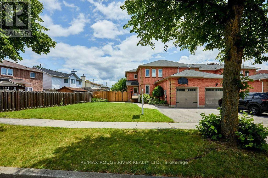 216 WRIGHT CRESCENT - 1