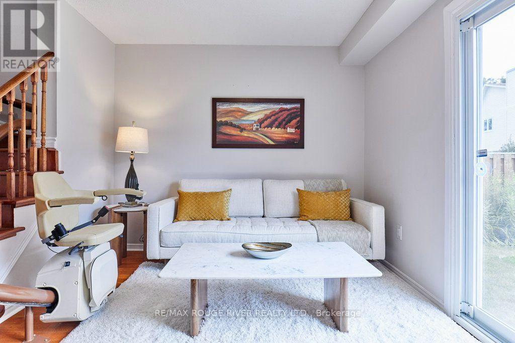 216 WRIGHT CRESCENT - 13