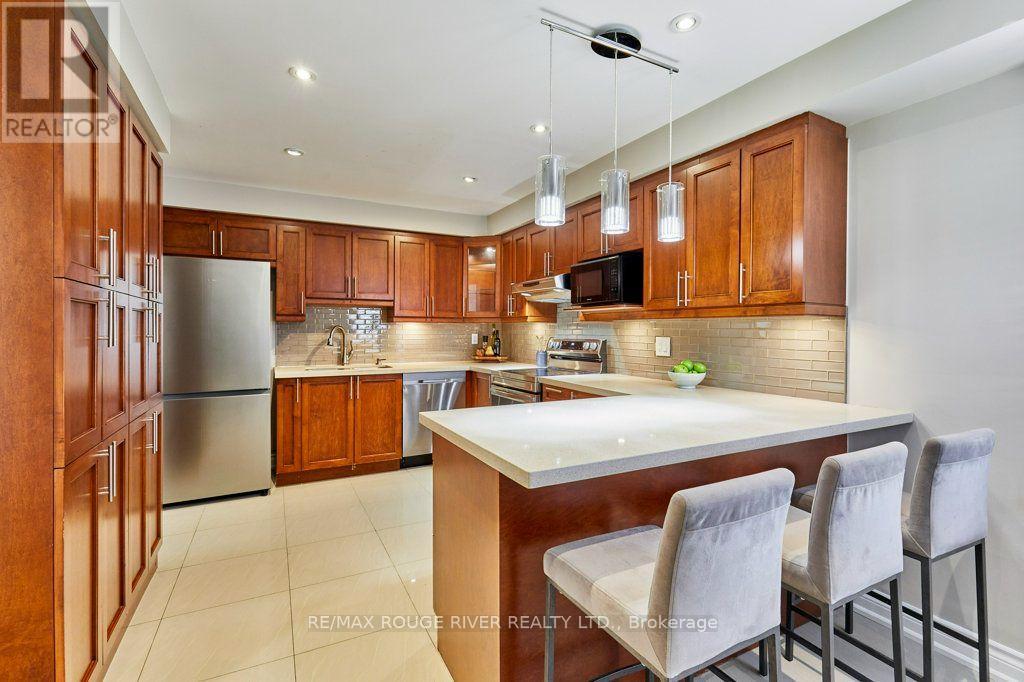 216 WRIGHT CRESCENT - 20