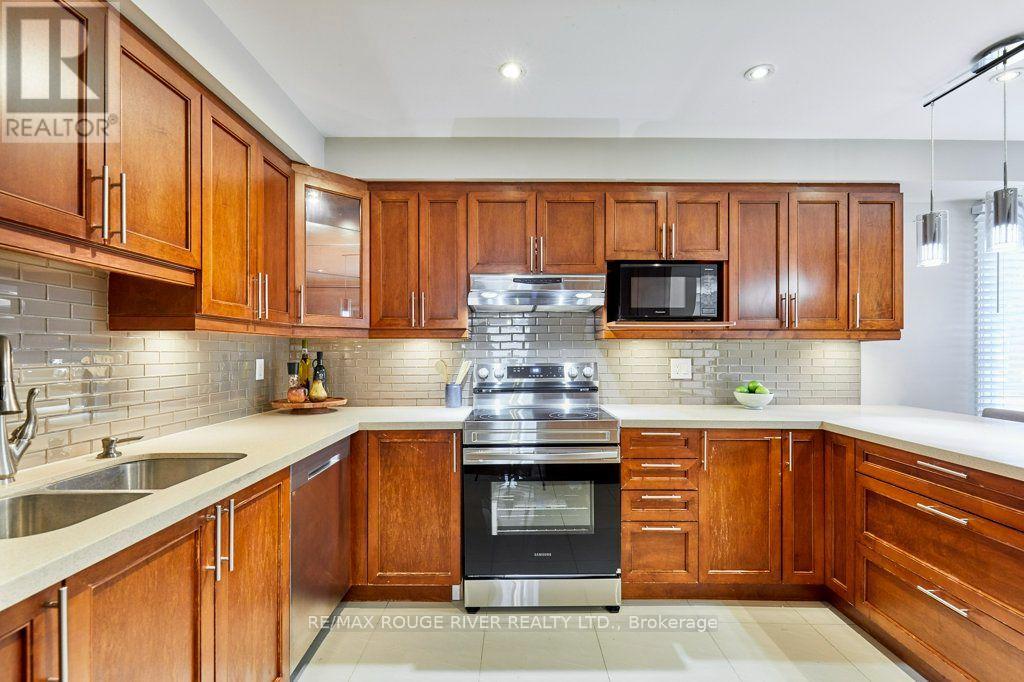 216 WRIGHT CRESCENT - 22