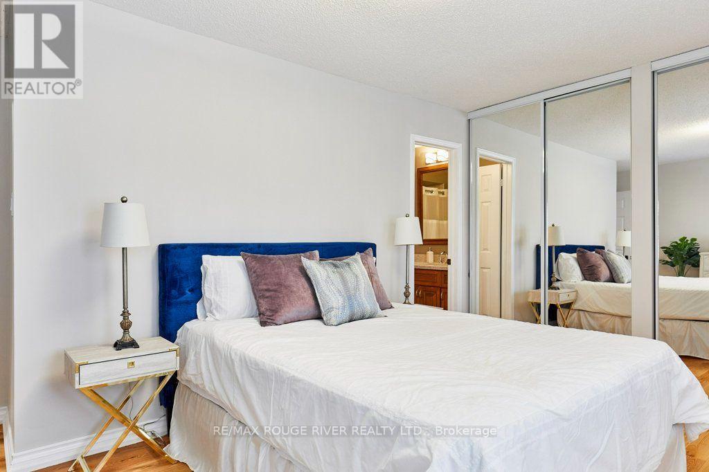 216 WRIGHT CRESCENT - 44