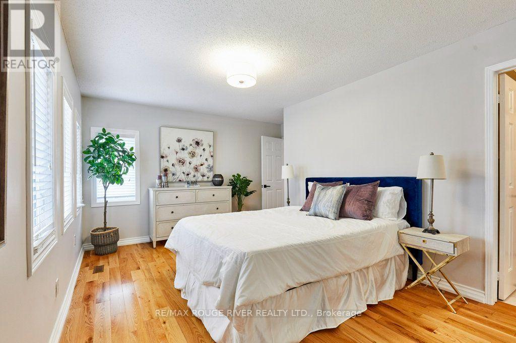 216 WRIGHT CRESCENT - 48
