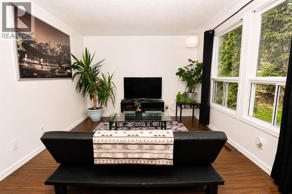 6527 Huntsbay Road NW, Huntington Hills, Calgary photo 4