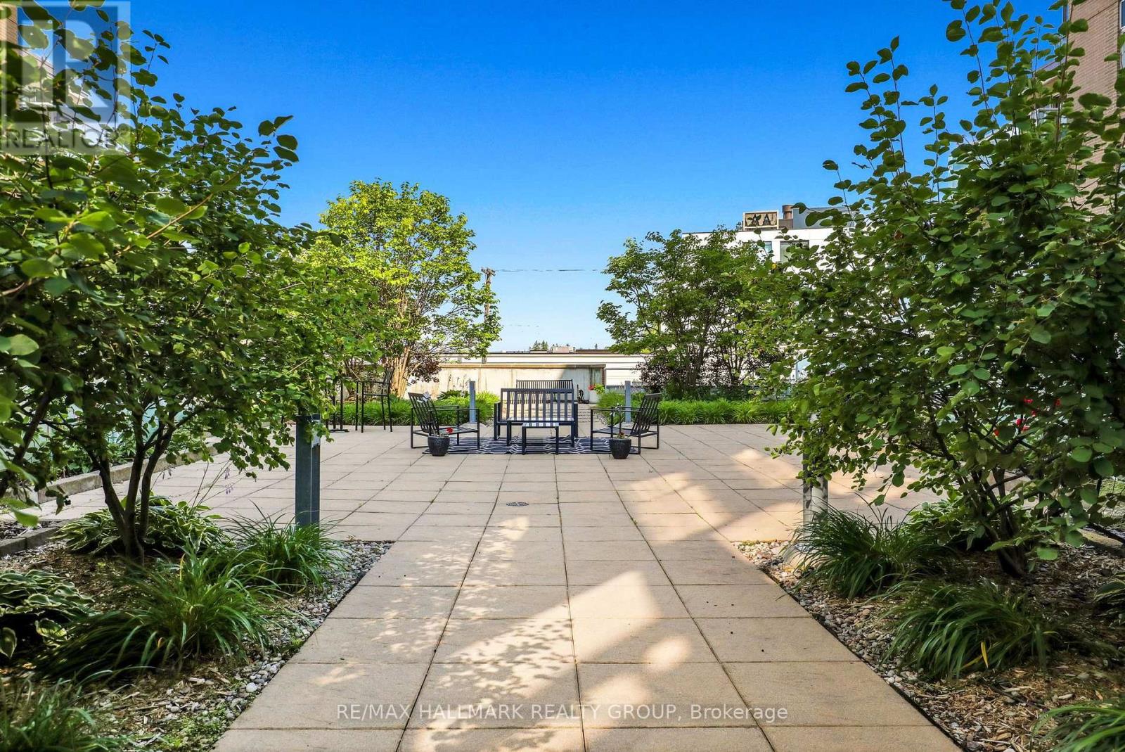 #411 575 BYRON AVENUE - 20